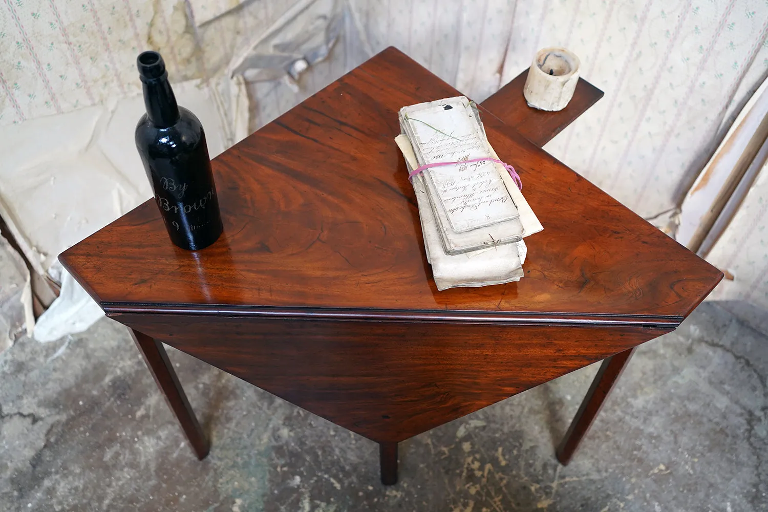 A George III Mahogany Triangular Drop-Leaf Corner Table c.1760-70