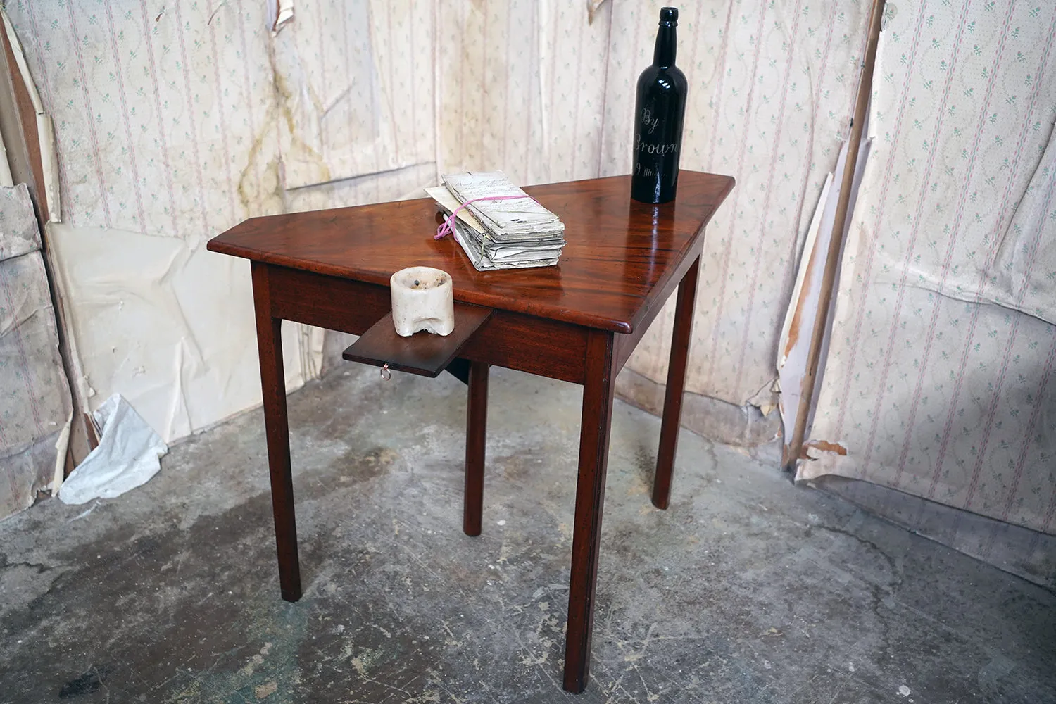 A George III Mahogany Triangular Drop-Leaf Corner Table c.1760-70