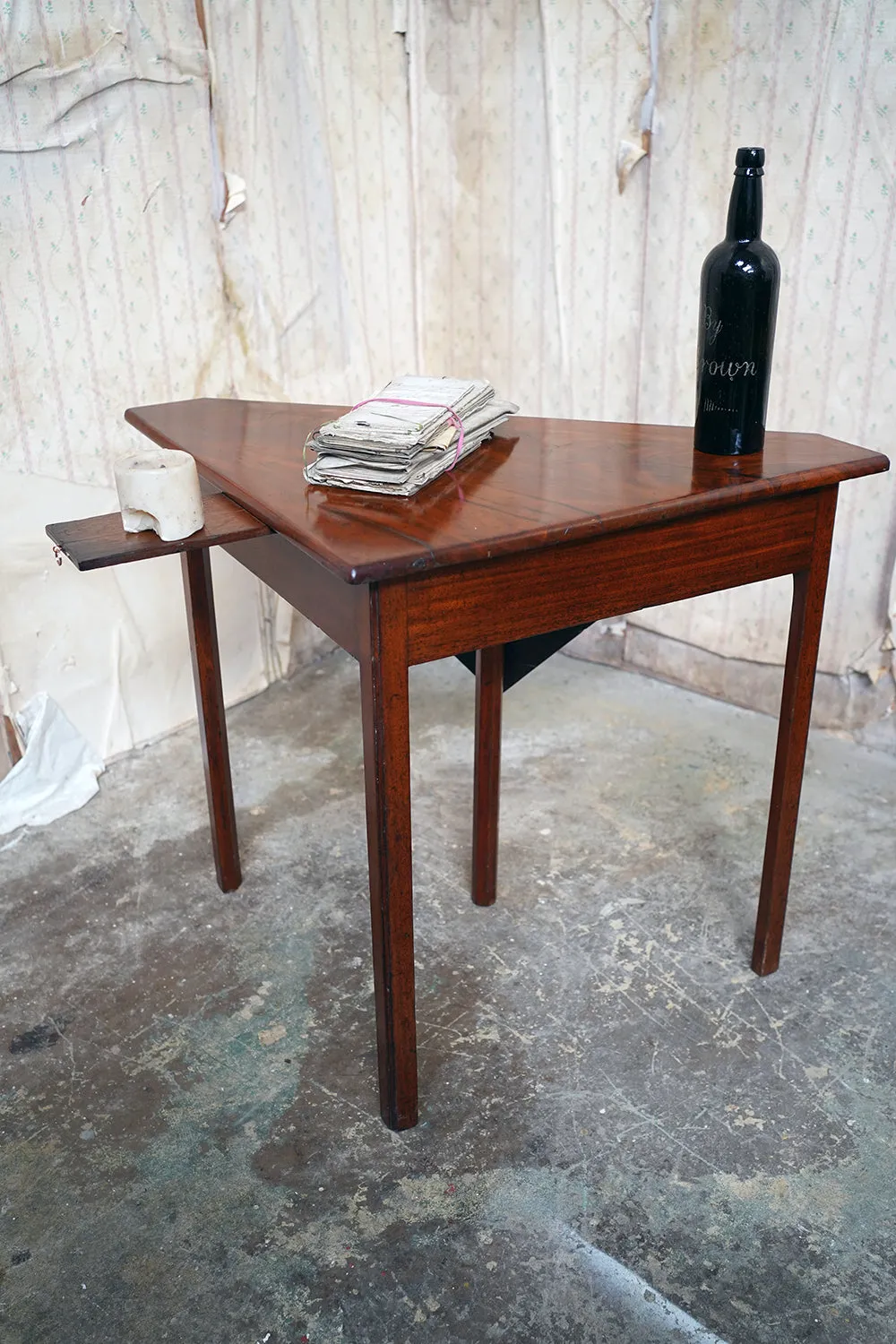 A George III Mahogany Triangular Drop-Leaf Corner Table c.1760-70