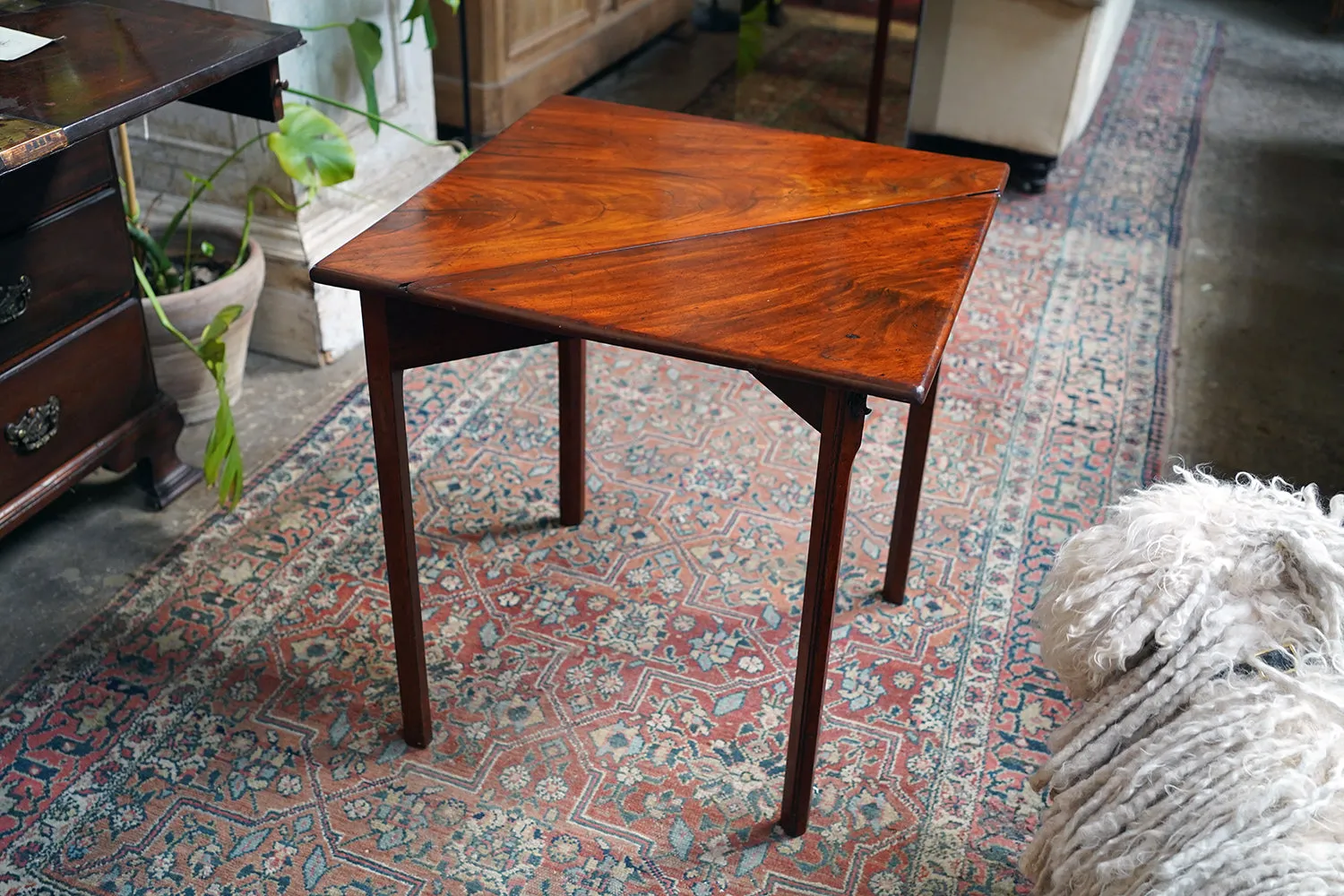 A George III Mahogany Triangular Drop-Leaf Corner Table c.1760-70