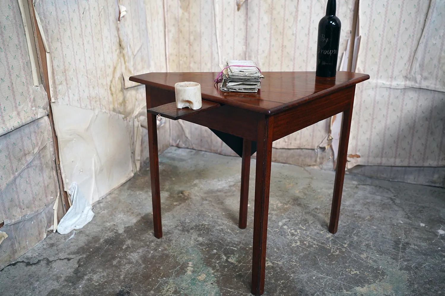 A George III Mahogany Triangular Drop-Leaf Corner Table c.1760-70