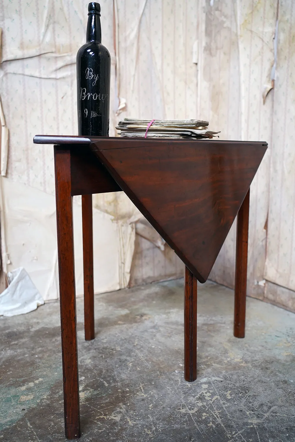 A George III Mahogany Triangular Drop-Leaf Corner Table c.1760-70