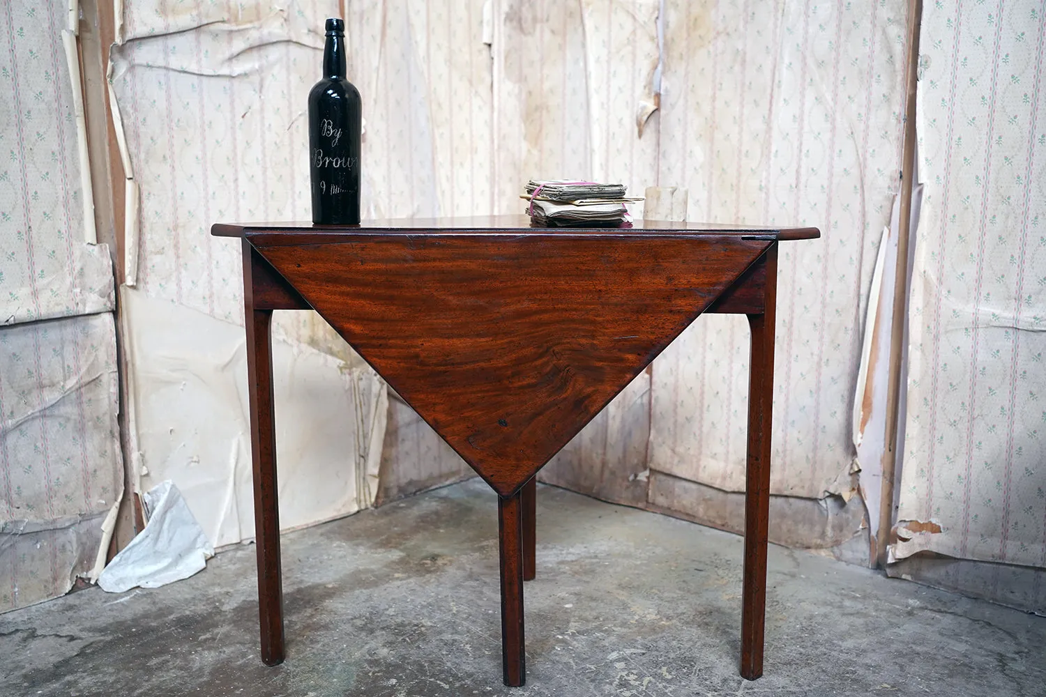 A George III Mahogany Triangular Drop-Leaf Corner Table c.1760-70