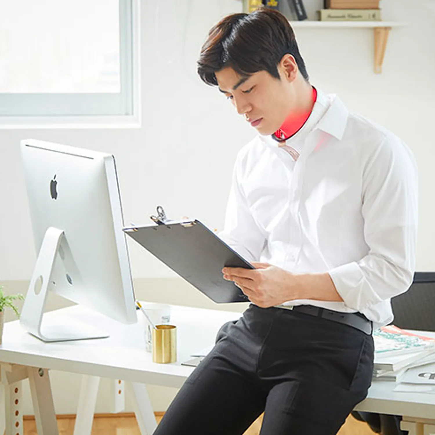 Cellreturn Neckle Ray Plus LED Device