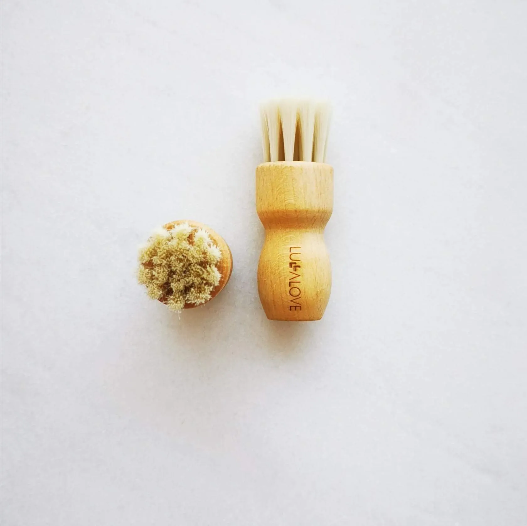 Facial Cleansing and Peeling Brush